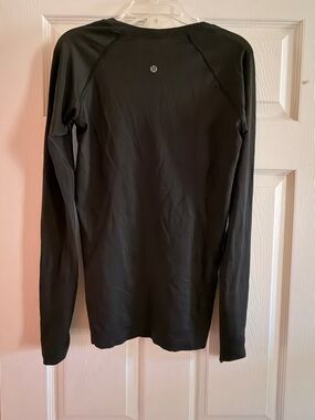 Lululemon Swiftly Tech Long Sleeve Shirt – Hip Length (Black)